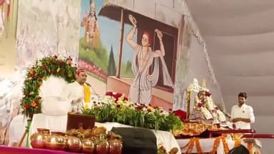 सवाई माधोपुर: पुराने शहर के राजकीय उच्च माध्यमिक विद्यालय में आयोजित नानी बाई का मायरा में कथावाचक ने सुनाई कथा