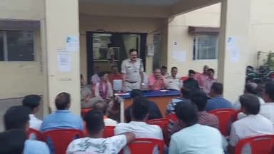 आमला: आमला थाना परिसर में आगामी त्यौहार को लेकर शांति समिति की हुई बैठक, दुर्गा उत्सव पर आदर्श आचार संहिता का रहेगा साया