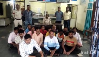 कोटा: ग्राम भरारी के धान मंडी के पास जुआ खेलते 15 जुआरियों को कोटा पुलिस ने किया गिरफ्तार