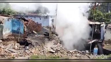 बाघमारा/कतरास: बाघमारा प्रखंड के जोगता में तेज आवाज के साथ फटी जमीन तीन घर हुए जमीन दोज मची अफरा तफरी