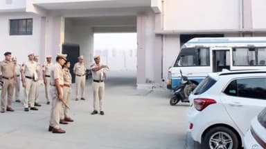 कैथल: पुलिस लाइन में दंगा रोधक कंपनियों ने मॉक ड्रिल दौरान किया विभिन्न अभ्यास, एसपी ने किया जनरल परेड का निरीक्षण