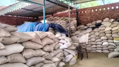 बाढड़ा: सीएम फ्लाइंग टीम ने कादमा में छापा मारकर 250 क्विंटल बाजरे का अवैध स्टॉक पकड़ा, ₹6250 का लगाया जुर्माना