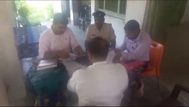 सोनभद्र बंशी सुर्यपुर: वंशी थाना परिसर में अंचल अधिकारी विकेश कुमार ने भूमि विवाद को लेकर लगाया जनता दरबार