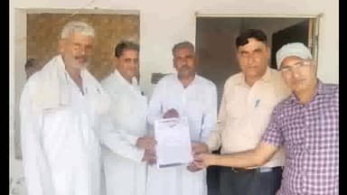 कैथल: कैथल में कर्मचारियों ने पार्षदों को सौंपे मांगों के ज्ञापन, समर्थन पत्र पर करवाए हस्ताक्षर