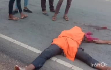 कोटा: ग्राम सिल्ली घासीपुर मोड़ के पास तेज रफ्तार ट्रक की टक्कर से 1 व्यक्ति की मौके पर हुई मौत, दूसरा व्यक्ति हुआ गंभीर घायल