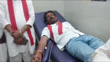 दमोह: ज़िला अस्पताल में भर्ती महिला की भगवती मानव कल्याण संगठन के सदस्य फतेहपुर निवासी ने रक्तदान कर बचाई जान