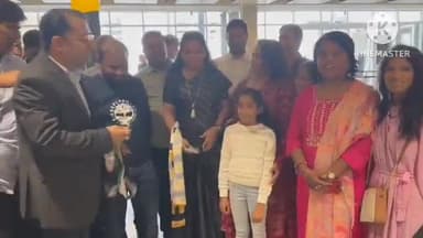 నిజామాబాద్ రూరల్: 3 రోజుల లండన్ పర్యటన ముగించుకొని హైదరాబాద్‌కు తిరుగు పయనమైన MLC కల్వకుంట్ల కవిత