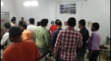 इटावा: छोटी फुफई के पास नेशनल हाईवे पर अज्ञात वाहन ने ई रिक्शा को मारी टक्कर, दो लोगों की मौत एवं तीन हुए घायल