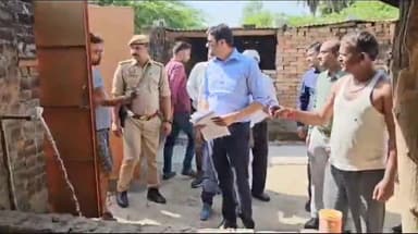 झांसी: ग्राम पचार एवं बछेरा में ग्रामीणों द्वारा रोड कटिंग की शिकायत पर जिलाधिकारी ने तत्काल रोड बनाने हेतु दिए निर्देश