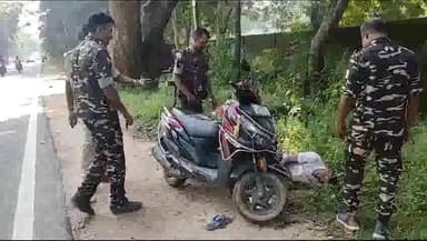 गुमला: कार्तिक उरांव कॉलेज के समीप बेहोश पड़े युवक को पीसीआर पुलिस ने अपने वाहन से पहुंचाया सदर अस्पताल