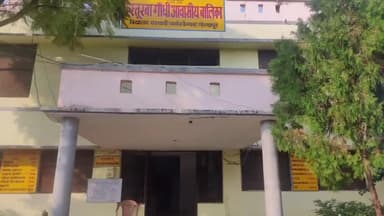 गोरखपुर: अंतरराष्ट्रीय बालिका दिवस के अवसर पर चरगांवा ब्लॉक की कस्तूरबा गांधी बालिका विद्यालय में आयोजित किया गया जागरुकता सत्र