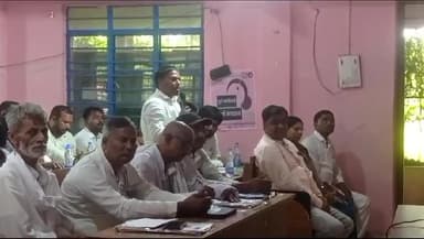 परिहार: परिहार मुख्यालय में पंसस की बैठक का मुखिया एवं अन्य जनप्रतिनिधियों ने किया बहिष्कार, स्थगित