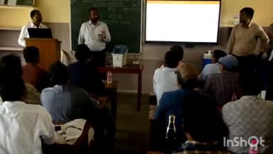 जगदलपुर: विद्या ज्योति स्कूल में कलेक्टर ने पीठासीन अधिकारी और मतदान अधिकारी-1 के प्रशिक्षण कार्यक्रम का लिया जायजा