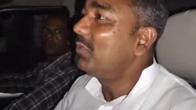 साहेबगंज: युवा राजद के प्रदेश महासचिव मनोज राय पहुंचे साहेबगंज के नवल किशोर चौक के पास,लोकसभा चुनाव को लेकर की चर्चा