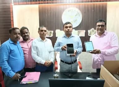 बीएसए कार्यालय को मिला 4702 टैबलेट, छात्रों को निपुण बनाने के लिए परिषदीय विद्यालयों के प्रधानाध्यापक को दिए जाएंगे टैब।