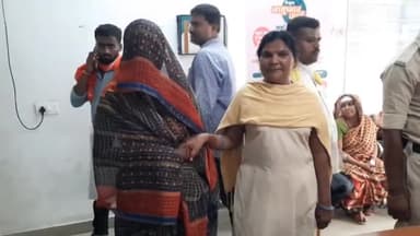 दिनारा: उत्पाद विभाग के पुलिस ने दिनारा से अवैध शराब के साथ एक महिला को किया गिरफ्तार।