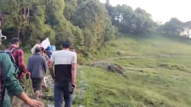 देवाल: विकासखंड देवाल के गांवों में गुलदार के आतंक से परेशान लोगों ने वन विभाग से लगाई गुहार, वन क्षेत्राधिकारी को सौंपा ज्ञापन