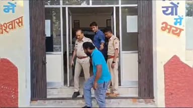 बड़गांव: अंबामाता थाना पुलिस ने 9 साल से फरार वांछित अभियुक्त व 11 स्थायी वारंटियों को किया गिरफ्तार