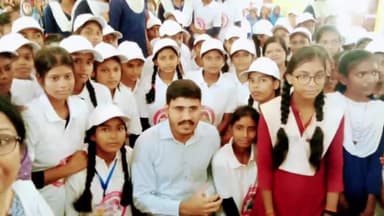 डुमरा: कमला बालिका उच्च विद्यालय में जिलास्तरीय कला उत्सव का हुआ आयोजन, विभिन्न उच्च विद्यालयों के विद्यार्थियों ने लिया भाग