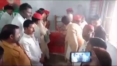 जौनपुर: ढालगर टोला कि सपा कार्यालय पर आज राम मनोहर लोहिया की पुण्यतिथि मनाई गई और गोष्ठी का आयोजन किया गया