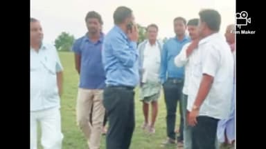 सारवां: सारवां प्रखंड क्षेत्र के देवपहरी मौजा स्थित प्रस्तावित डिग्री कॉलेज को लेकर बीडीओ ने किया स्थल निरीक्षण