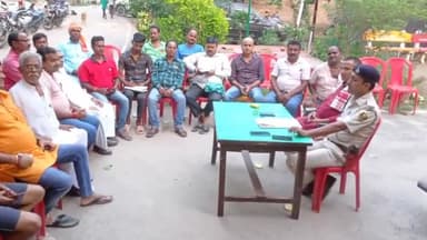 अरेराज: अरेराज ओपी थाना परिसर में दुर्गा पूजा के लेकर शांति समिति की बैठक हुई संपन्न