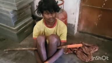 कृत्यानंद नगर: प्रखंड मुख्यालय के पोखर परिसर में बने यात्री शेड में लगे लोहे के ग्रिल को तोड़कर ले जा रहे चोर को सुरक्षा गार्ड ने पकड़ा