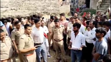 मंझनपुर: धूमाई में आक्रोशित परिजनों को समझाकर प्रशासन ने मृतक का कराया अंतिम संस्कार, मांगों को पूरा कराने का दिया भरोसा