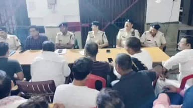 बक्सर: नगर थाने में शांति समिति की हुई बैठक, डीजे संचालकों को दुर्गा पूजा में डीजे नहीं बजाने की दी सख्त हिदायत