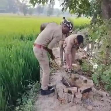 गोरखपुर: आबकारी विभाग ने चकरा अव्वल व अमरूतानी में अवैध कच्ची शराब के अड्डों पर छापेमारी कर भट्ठियों को तोड़ा