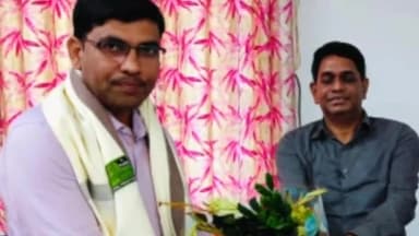 बानो: बानो बीडीओ ने अंचल अधिकारी का पदभार संभाला, पूर्व सीओ ने सौंपा पदभार