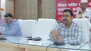 चायल: उदयन सभागार में जिलाधिकारी ने सभी उप जिलाधिकारियों, तहसीलदारों एवं ईओ के साथ की बैठक, दिए निर्देश