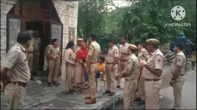 अजमेर: विधानसभा चुनाव को देखते हुए पुलिस ने कच्ची बस्ती में कार्रवाई को दिया अंजाम अवैध देसी हाथकड शराब सहित