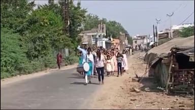 कनवास: धुलेट में निकाली कलश यात्रा में रामायण को सर पर धारण कर हनुमान मंदिर पर किया विराजमान, 9 दिवसीय अखंड पाठ की हुई शुरुआत