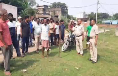 कलियासोल: काली मंडा क्षेत्र के धोबी घाट की जमीन पर अवैध कब्जा करने का किया गया प्रयास, पुलिस ने हटाया