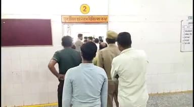 इटावा: करमगंज में घर पर कार्य करते समय युवक की करंट लगने से दर्दनाक मौत,डॉक्टर ने किया मृत घोषित,पुलिस को दी सूचना