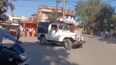 डुमरा: भीसा रेलवे ओवरब्रिज के नीचे शिक्षक से हुई लूट के मामले में डुमरा थाने में हुई प्राथमिक दर्ज