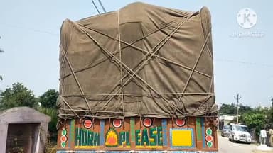 నిజామాబాద్ రూరల్: కంటేశ్వర్ బైపాస్‌లో అక్రమంగా తరలిస్తున్న 270 క్వింటాళ్ల పీడీఎస్ బియ్యం పట్టివేత