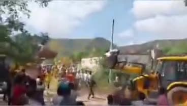 बहरोड़: बहरोड में भाजपा  नेत्री  शानू यादव पहुंची कुंड गांव ग्रामीणों ने पुष्प वर्षा कर किया स्वागत