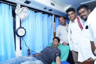 ଗୁରୁଡିଝାଟିଆ: ଓରନ୍ଦା ଠାରେ ବିଜୁ ଯୁବ ଛାତ୍ର ଓ ମହିଳା ଜନତା ଦଳ ପକ୍ଷରୁ ମୁଖ୍ୟମନ୍ତ୍ରୀଙ୍କ ଜନ୍ମଦିନ ଉପଲକ୍ଷେ ରକ୍ତଦାନ ଶିବିର ଅନୁଷ୍ଠିତ