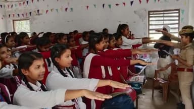 देेेवरिया: देवरिया में मिशन शक्ति अभियान के तहत महिलाओं, बालिकाओं को जागरुक करने के संबंध में ग्राम चौपाल का किया गया आयोजन