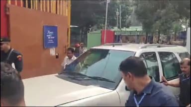 गोरखपुर: गोरखपुर एयरपोर्ट पहुंचे पूर्व सीएम अखिलेश यादव, देवरिया कांड के पीड़ितों से करेंगे मुलाकात