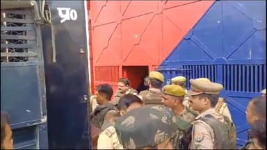 मंझनपुर: डॉन बबलू श्रीवास्तव की प्रयागराज मे पेशी आज,प्रयागराज के लिए रवाना,भारी सुरक्षा के बीच कौशांबी जिला जेल मेकटी डॉन की रात