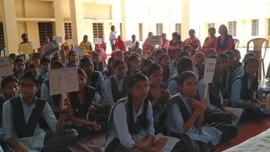 विधानसभा आम चुनाव 2023 को देखते हुए जिला निर्वाचन अधिकारी एक जिला कलेक्टर के निर्देश पर कोटा दक्षिण के हर वार्ड में कार्यक्रम का आयोजन किया गया जिसमें मतदाताओं को जागरुक कर ज्यादा से ज्यादा पॉलिंग बुथ पर पहुंच मतदान करने की अपील की ,