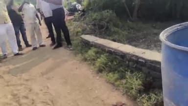 करपी: उप विकास आयुक्त अरवल ने नगला गांव में बन रहे जिविका भवन का किया निरीक्षण