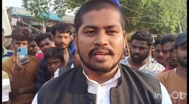 संपतचक: भीम आर्मी के बैनर तले हत्यारों की गिरफ्तारी की मांग एवं उच्च स्तरीय जांच को लेकर गौरीचक बाजार में धरना प्रदर्शन