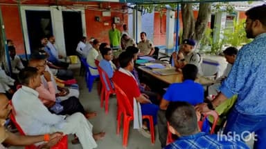 नबीनगर: नरारी कला खुर्द थाना परिसर में दुर्गा पूजा को लेकर शांति समिति की बैठक आयोजित