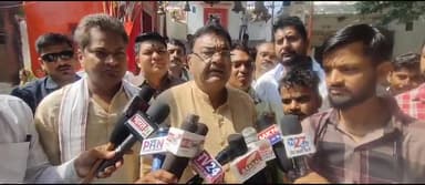 सिमरिया: सिमरिया पहुंचे पूर्व कैबिनेट मंत्री व पवई विधानसभा क्षेत्र से कांग्रेस प्रत्याशी मुकेश नायक ने बताई अपनी प्राथमिकताएं