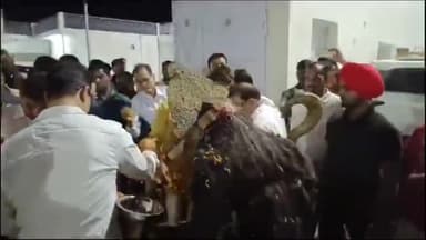 धनौरा: गजरौला रेलवे स्टेशन रोड से निकाली गई राम बारात, पूर्व सांसद देवेंद्र नागपाल ने किया शुभारंभ