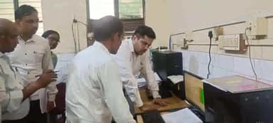 भदोही: जिलाधिकारी ने भदोही तहसील का किया औचक निरीक्षण, कार्यालय रजिस्टर व साफ-सफाई के दिए निर्देश